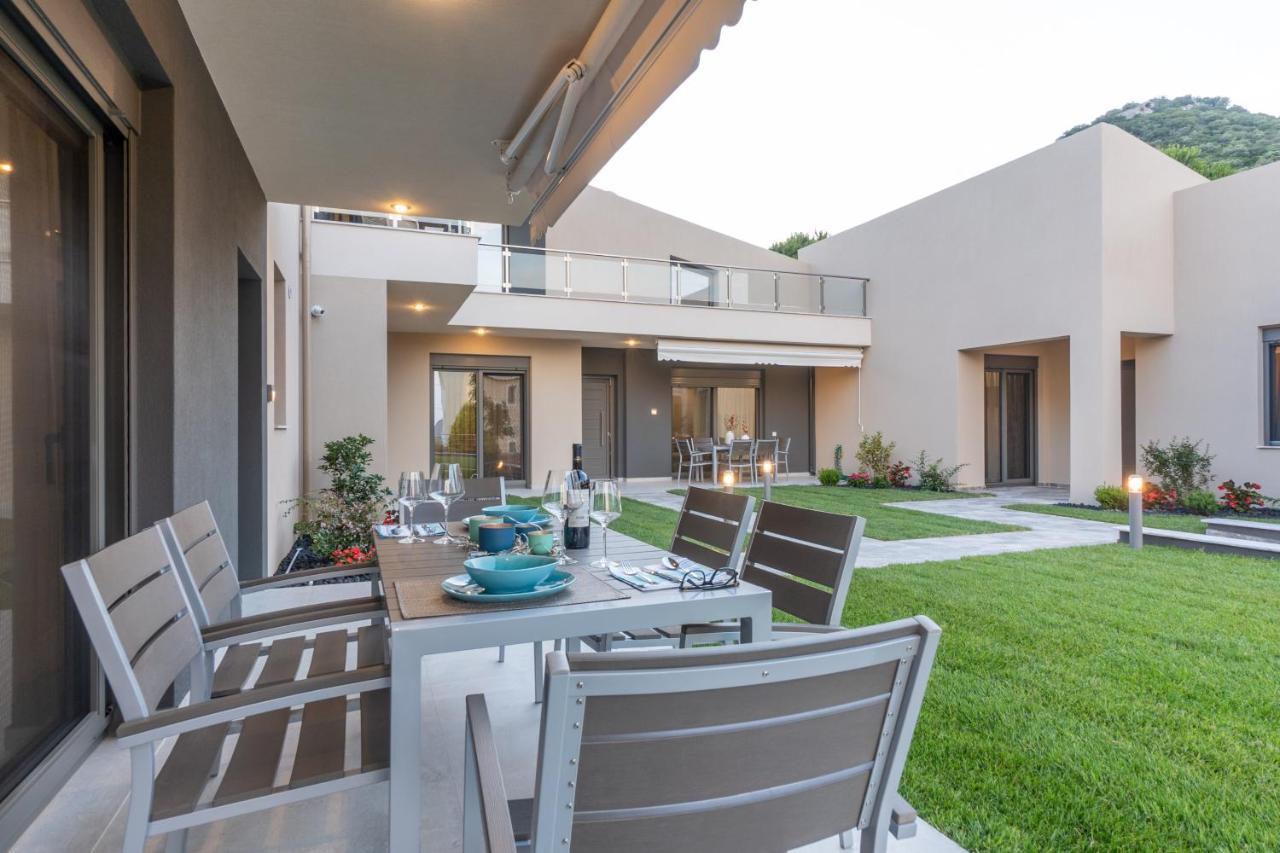 3 Doors Villas Nea Iraklitsa Экстерьер фото